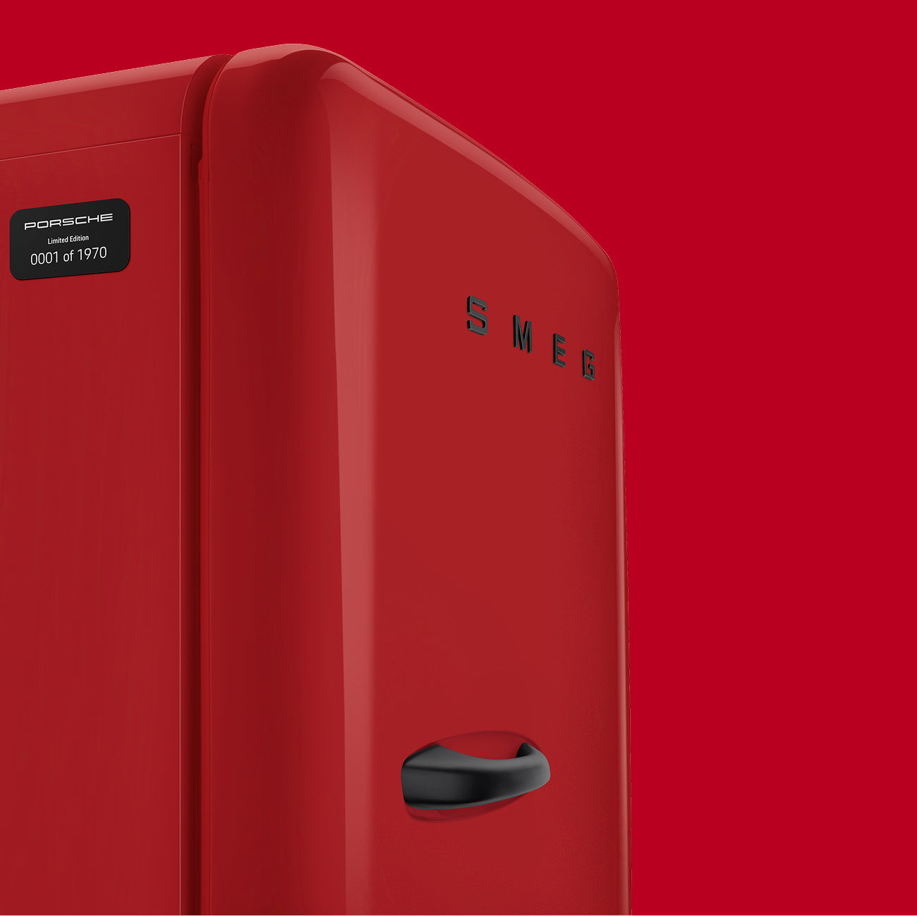 Porsche × SMEG Retro-Style Refrigerator (9.5 cu ft) – Salzburg Edition, Collezione Red Glossy