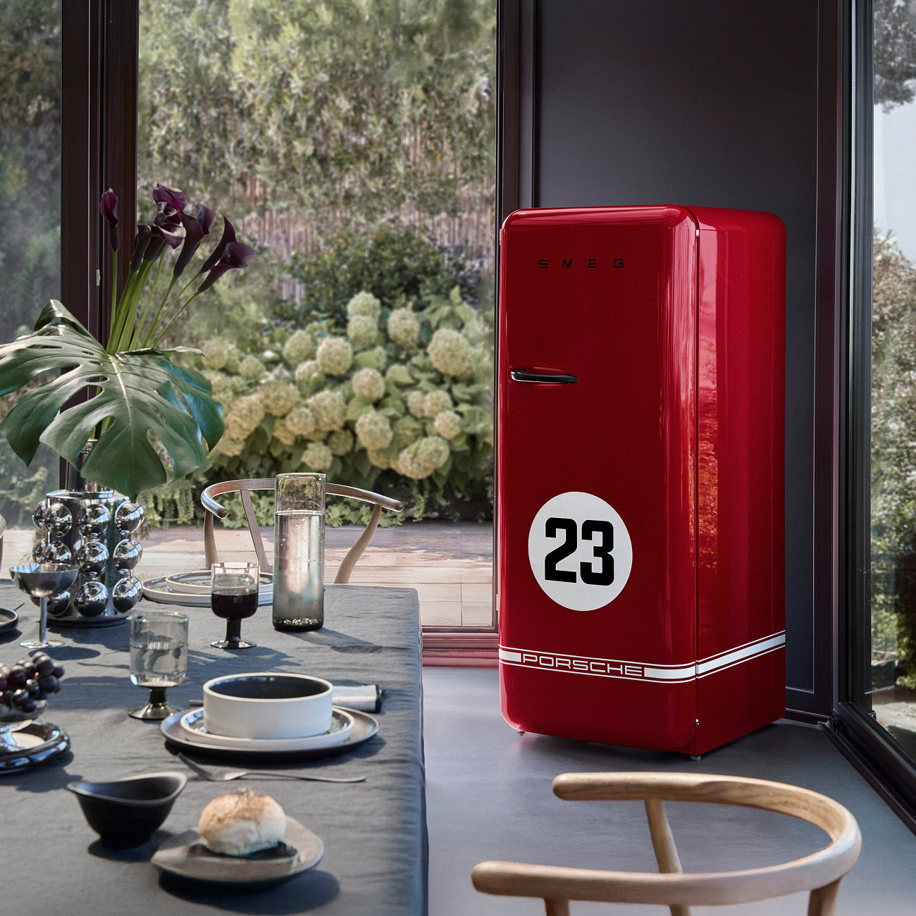 Porsche × SMEG Retro-Style Refrigerator (9.5 cu ft) – Salzburg Edition, Collezione Red Glossy