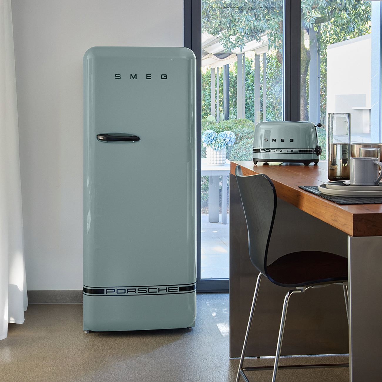 Porsche × SMEG Retro-Style Refrigerator (9.5 cu ft) – Shade Green Glossy