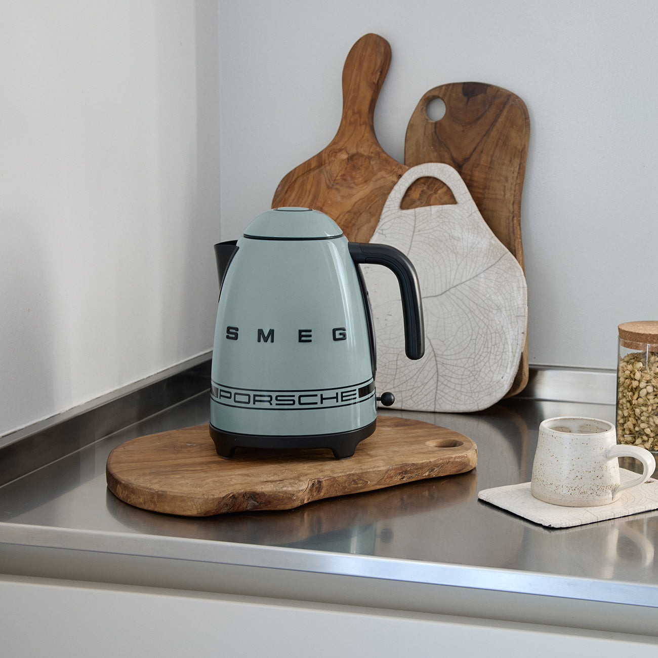 Porsche × SMEG Retro-Style Electric Kettle – Shade Green