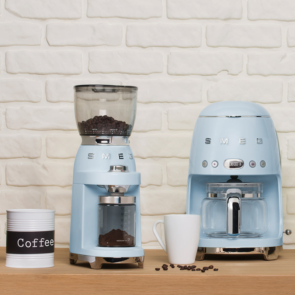 Conical Burr Coffee Grinder – Retro-Style Pastel Blue – SMEG USA