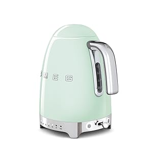 Retro-Style Electric Kettle (7 Cups) – Pastel Green – SMEG USA